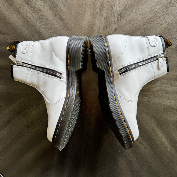 Dr. Martens 2976 Twin Zip White Leather Chelsea Boots Women's Size 6 - Picture 2 of 12